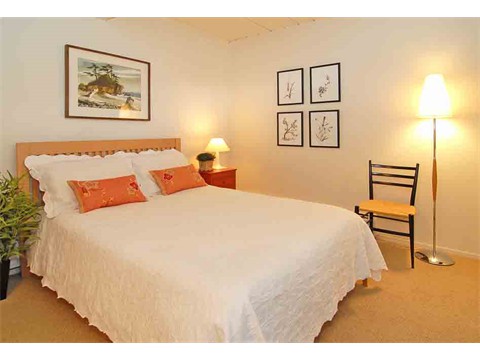 DSC_2493-bedroom-V1-web